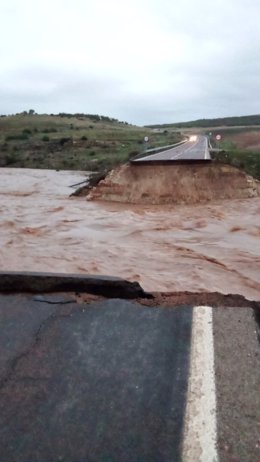 Carretera cortada en Embid