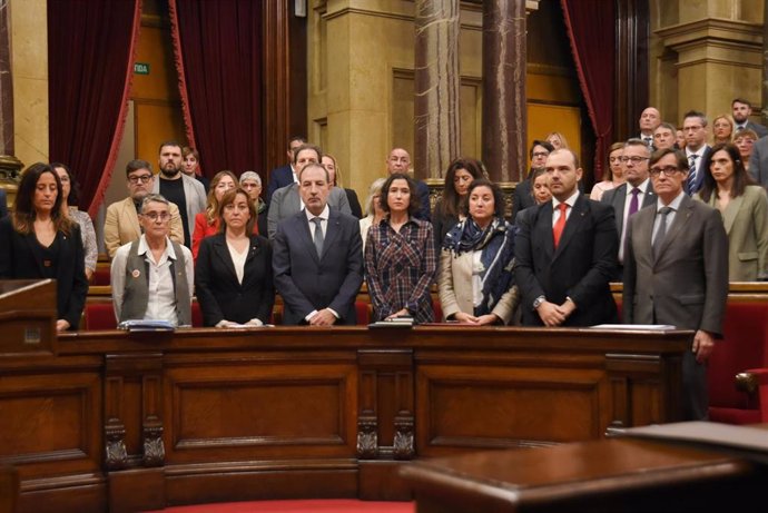 Minuto de silencio en el Parlament de Catalunya por las víctimas de la DANA, a 30 de octubre de 2024