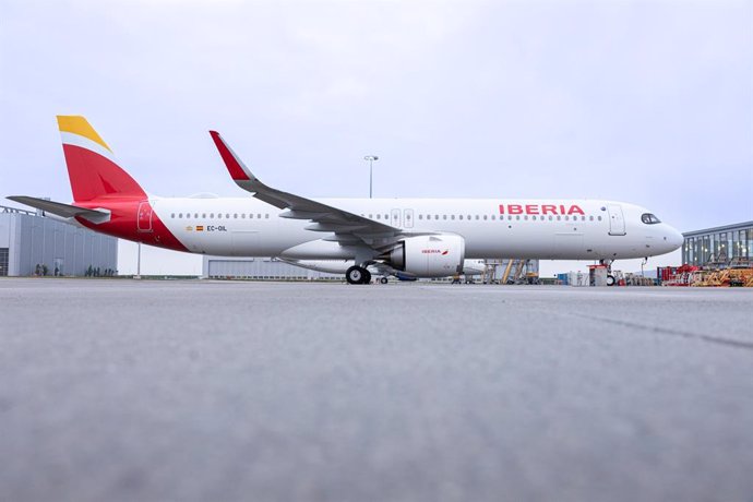 El nuevo Airbus A321XLR de Iberia se prepara para su ferry flight a Madrid.