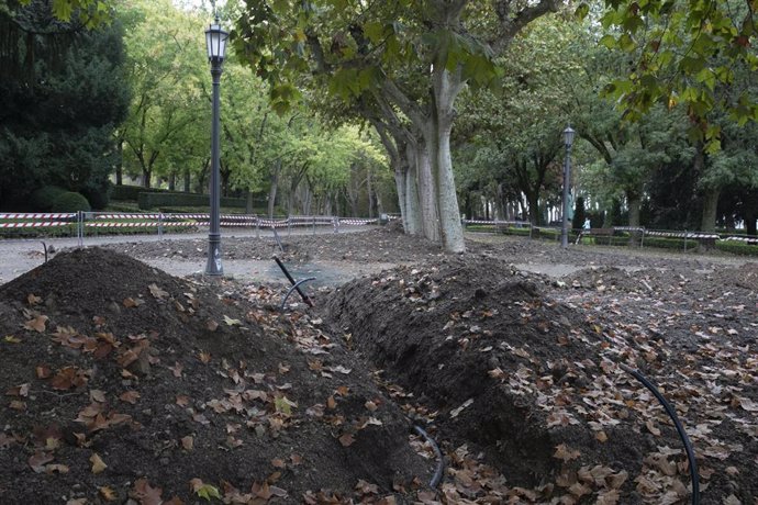 El Ayuntamiento pavimentará con material drenante un tramo del interior de la Taconera para evitar encharcamientos