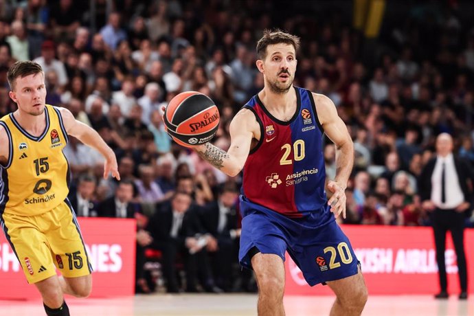 Nico Laprovittola of FC Barcelona in action during the Turkish Airlines Euroleague, match played between FC Barcelona and Alba Berlin at Palau Blaugrana on October 11, 2024 in Barcelona, Spain.