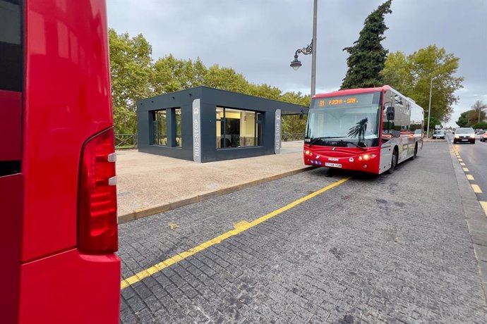 Nueva parada de autobuses en el Paseo de Roma de Mérida