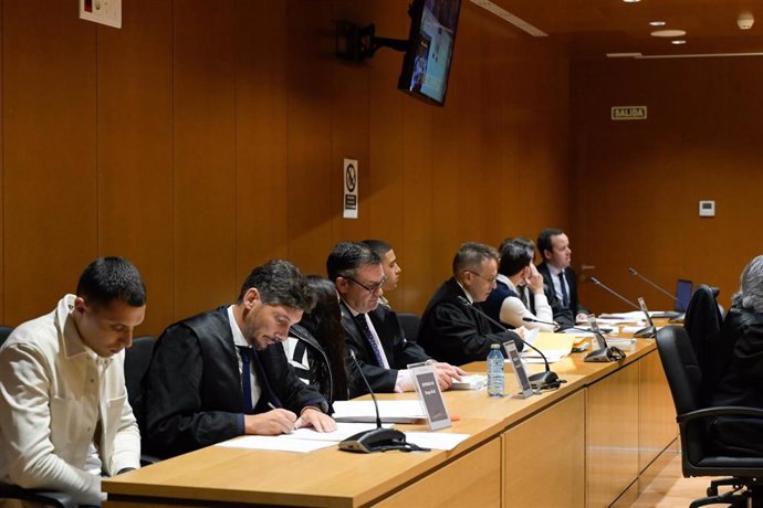 Acusados, durante o xuízo polo asasinato de Samuel Luiz na Audiencia Provincial da Coruña