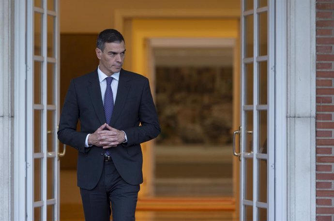 El presidente del Gobierno, Pedro Sánchez, antes de recibir al presidente electo del Consejo Europeo, António Costa, en el Complejo de la Moncloa, a 4 de octubre de 2024, en Madrid (España). Ambos líderes han conversado sobre los retos y prioridades de la