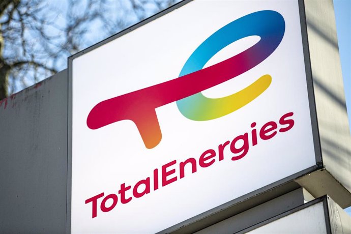 Archivo - Logo de TotalEnergies en una gasolinera en la capital de Alemania, Berlín.