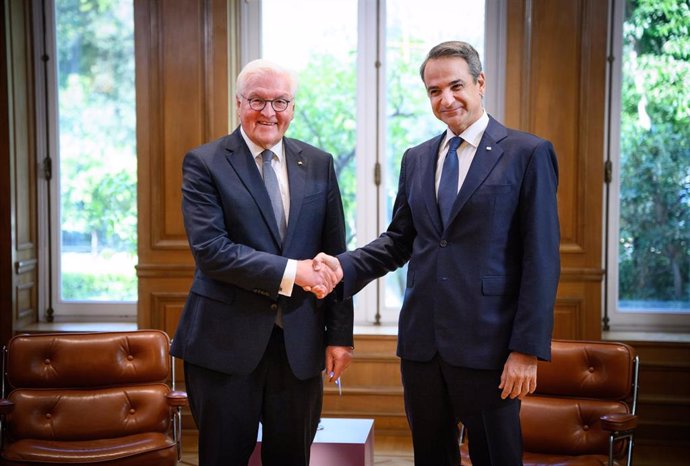 El primer ministro de Grecia, Kyriakos Mitsotakis, recibe al presidente de Alemania,Frank-Walter Steinmeier