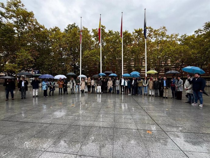 Autoridades locales y regionales se han dado cita en la Plaza del Ayuntamiento