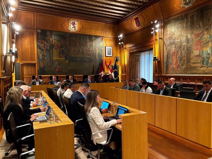 Pleno de la Diputación de León de este miércoles, 30 de octubre.