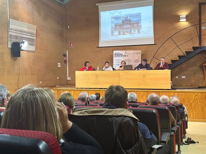 Las Jornadas de Memoria Democrática de Alcalá de Guadaíra (Sevilla) destacan la importancia de que los jóvenes conozcan su historia.