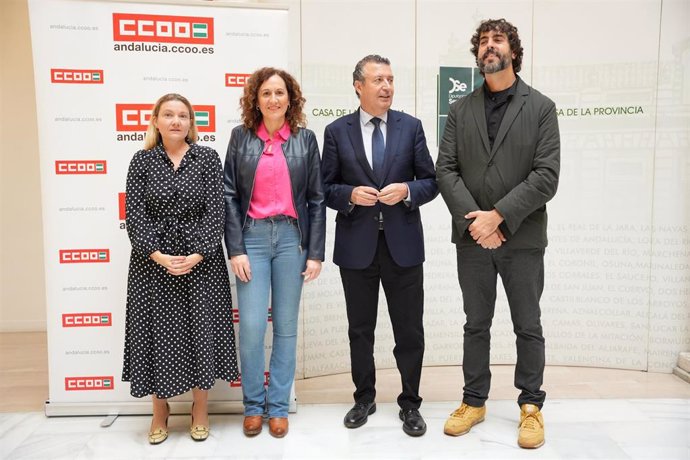 Carmen Vidal, Nuria López, Javier Fernández y Carlos Aristu en el encuentro de CCOO