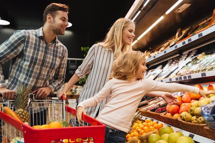 Las expectativas sobre la evolución económica de España también son ligeramente más halagüeñas, tras un alza de seis puntos en el indicador (-11), el valor menos negativo desde agosto del año pasado.