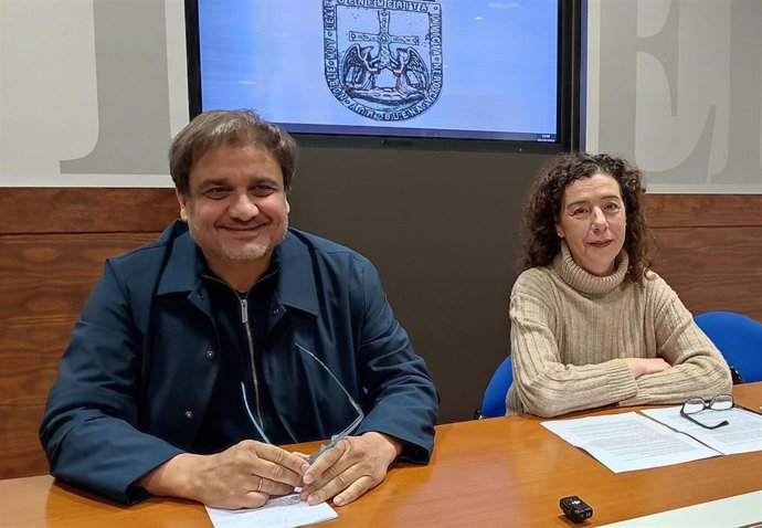 Los concejales de IU-Convocatoria por Oviedo, Alejandro Suárez y Cristina Pontón.