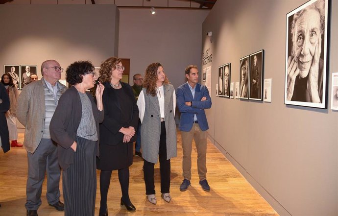 Inauguración de la exposición de Sofía Moro