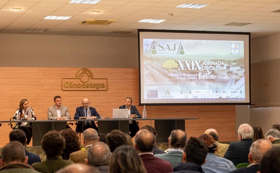 Inauguración de la XXIX Jornada de Olivar de Asaja-Sevilla, que se celebró en Estepa en colaboración con la D.O.P Estepa.