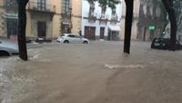 Calles inundadas, colapso de tráfico y autobuses urbanos paralizados en Jerez (Cádiz) por la lluvia
