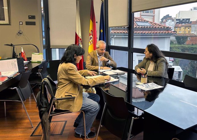 El consejero de Educación, Formación Profesional y Universidades, Sergio Silva, se reúne con el Consejo de Estudiantes de la Universidad de Cantabria.  30 oct 24