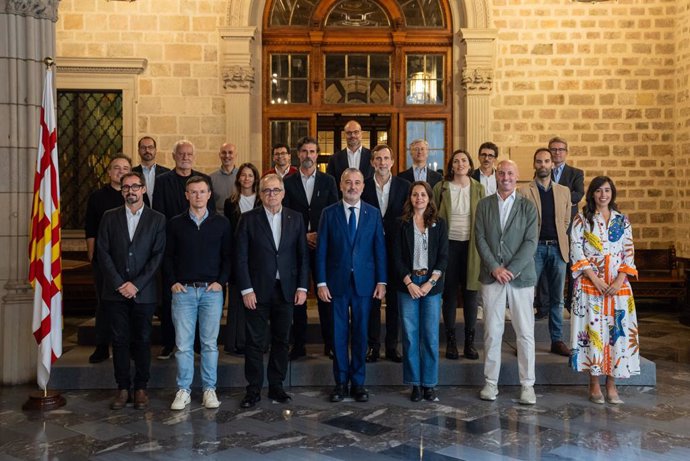 L'alcalde de Barcelona, Jaume Collboni, amb representants de l'"economia d'impacte" 