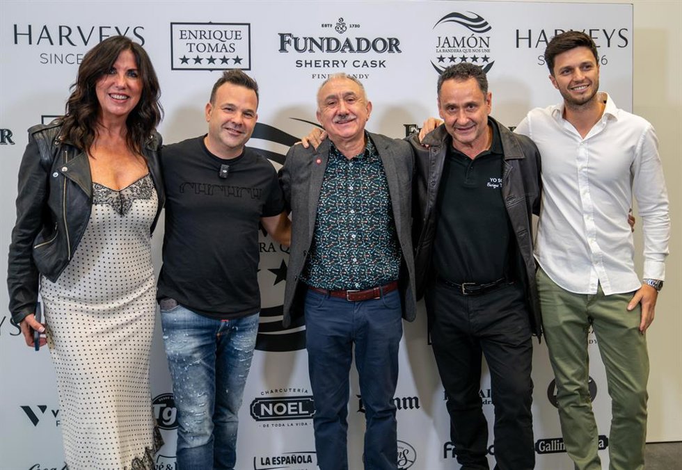 Enrique Tomas, con Pepe Alvarez, Jose Elias y Cristina Cubero
