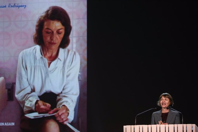 La actriz Nuria González interviene durante la inauguración de la 39 edición de la Mostra de Valencia-Cinema del Mediterrani, a 24 de octubre de 2024, en Valencia. 