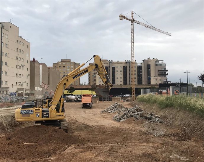 Una grúa, construcción, obras, viviendas