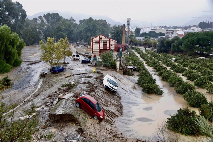 Coches destrozados tras el paso del la Dana. A 30 de octubre de 2024, en Málaga, Andalucía (España). 