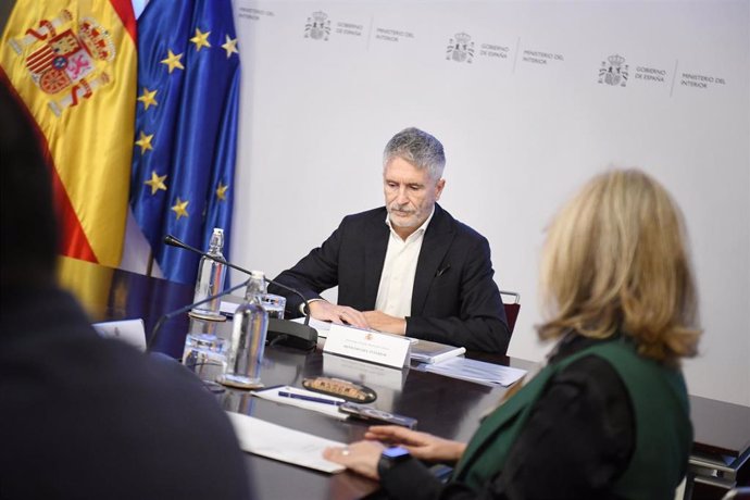 El ministro del Interior, Fernando Grande-Marlaska, durante la reunión del comité de crisis, en el Ministerio del Interior, a 30 de octubre de 2024, en Madrid (España).