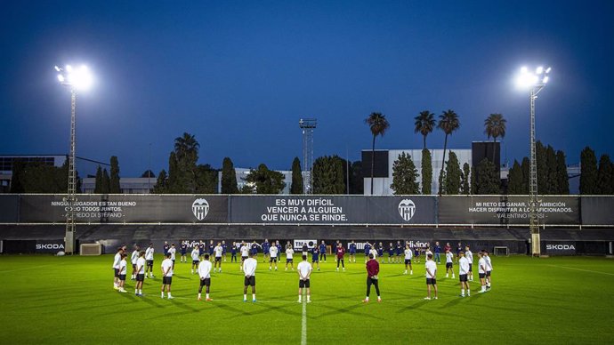 Minuto de silencio del Valencia CF por las víctimas de la DANA