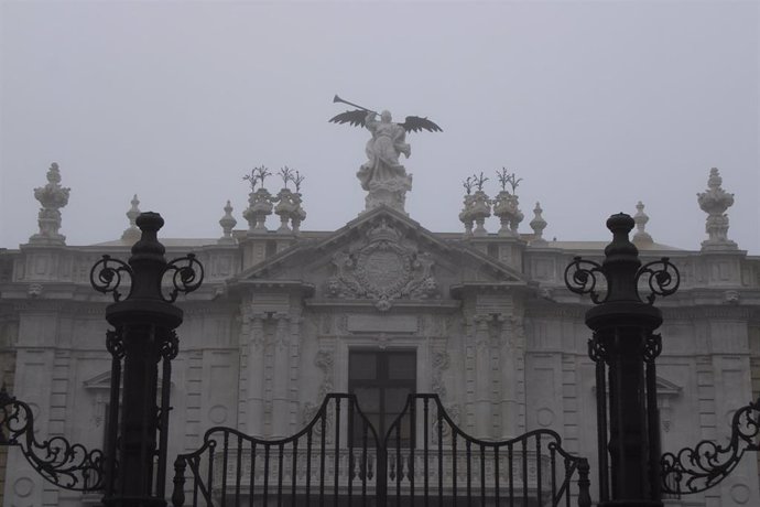 Archivo - Fachada principal del Rectorado de la Universidad de Sevilla, en la Fábrica de Tabacos.