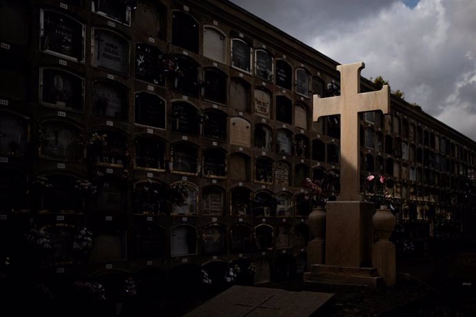 Cruz en un cementerio