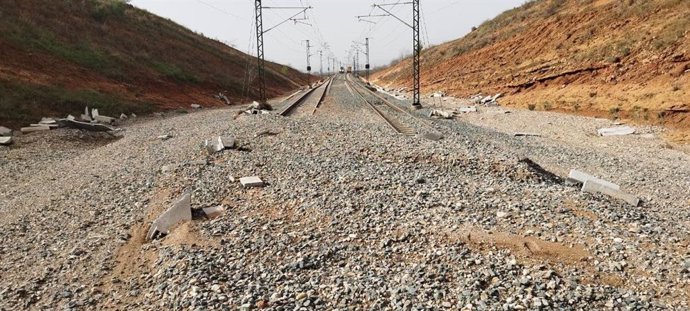 Vías de tren afectadas por la DANA