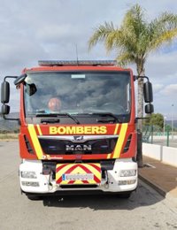 Los bomberos achican agua en viviendas y rescatan a varias personas en la provincia de Castellón