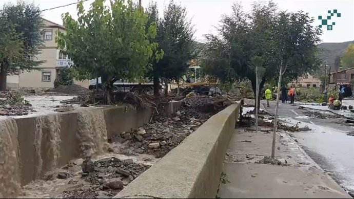 Maquinas de la DPT trabajando en Montalbán.