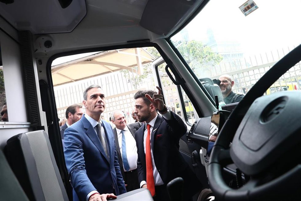 El presidente del Gobierno, Pedro Sánchez, asiste al Tata Consultancy Services Executive Briefing Center, durante la segunda jornada de su viaje a oficial a la República de India, a 29 de octubre de 2024, en Bombay (República de India).Visita , en Bomba