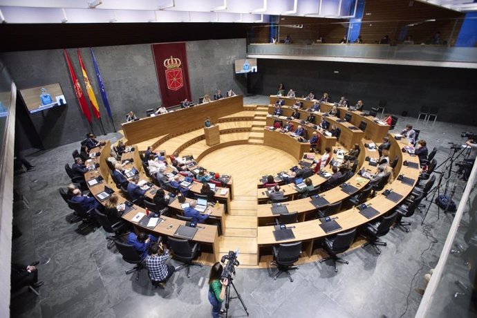 Archivo - Imagen de un Pleno del Parlamento de Navarra