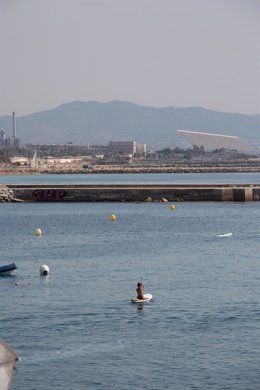 ARCHIVO - Vista desde el Puerto de Barcelona a 5 de agosto de 2022, en Barcelona, Cataluña (España). 