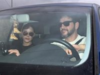 Fran Perea y Luz Valdenebro, los primeros invitados en llegar a la boda de Ana Guerra y Víctor Elías