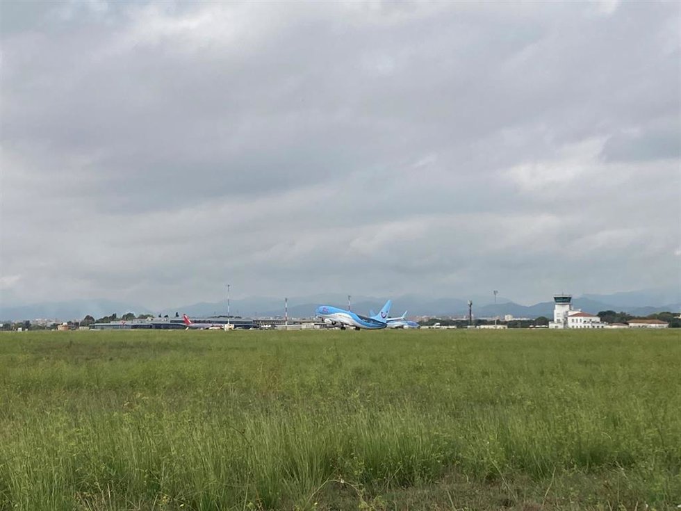 Zona del aeropuerto de Reus (Tarragona) donde se instalará la planta fotovoltaica.