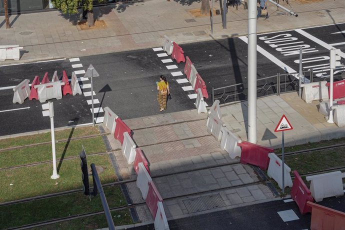 Archivo - Obras por la ampliación del tranvía en Sevilla