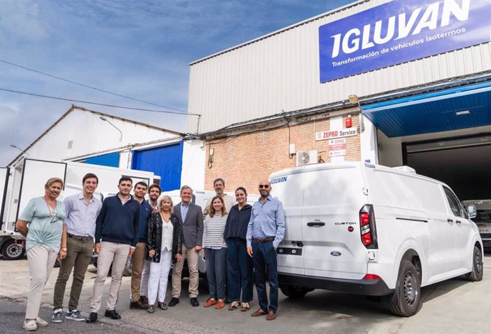 Profesionales del equipo comercial de Ford en Igluvan.  