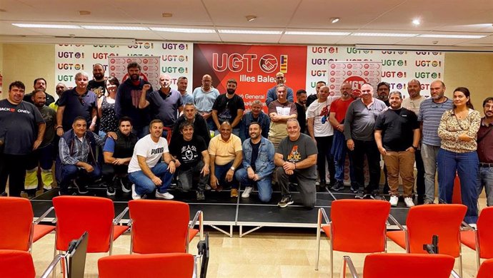 Asamblea de representantes de UGT con trabajadores del ciclo del agua de Baleares.