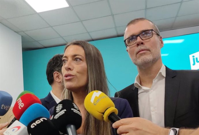 Declaraciones de la portavoz de Junts en el Congreso, Miriam Nogueras, junto con el diputado de Junts en el Congreso Josep Maria Cruset