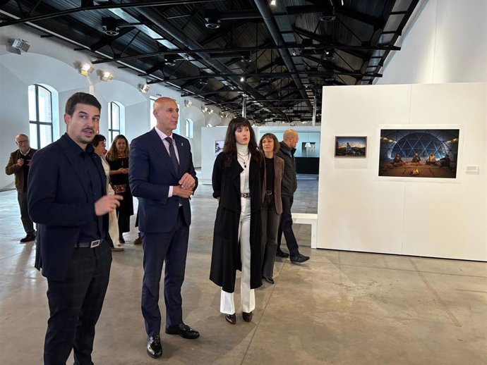 El alcalde de León durante la inauguración de 'Expositivos 24' en el Palacín.