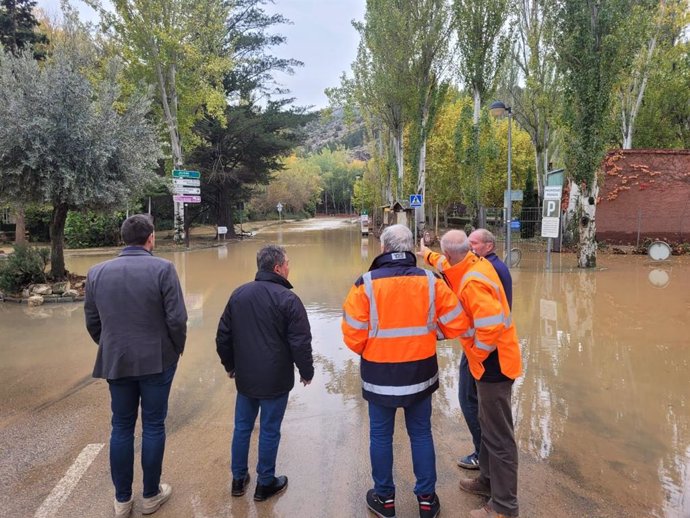 El consejero de Fomento, Vivienda, Logística y Cohesión Territorial del Gobierno de Aragón, Octavio López, visita la Comunidad de Calatayud, afectada por la DANA.