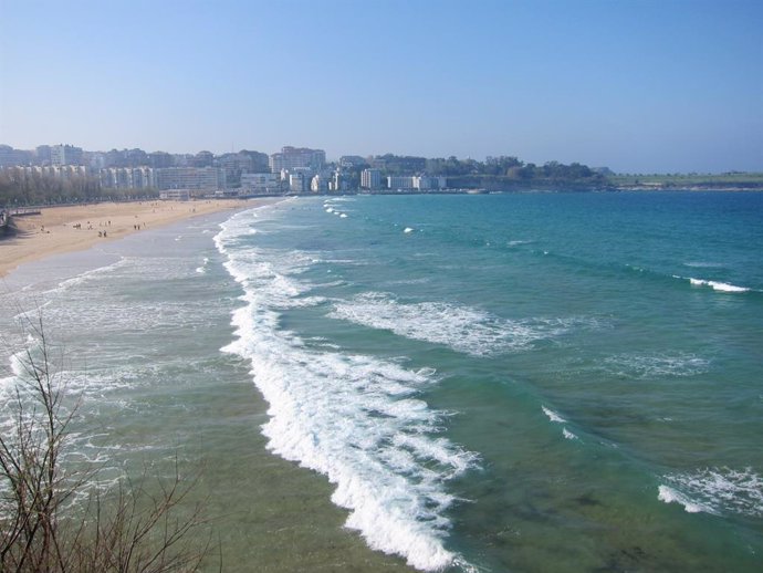 Archivo - Tiempo soleado en Santander.- Archivo