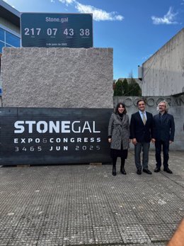 La conselleira de Economía e Industria, María Jesús Lorenzana, participa en la presentación de la feria Stonegal 2024, en el Ifevi de Vigo.