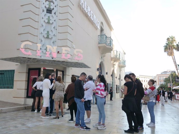 Archivo - Taquillas del Cine Albéniz de Málaga