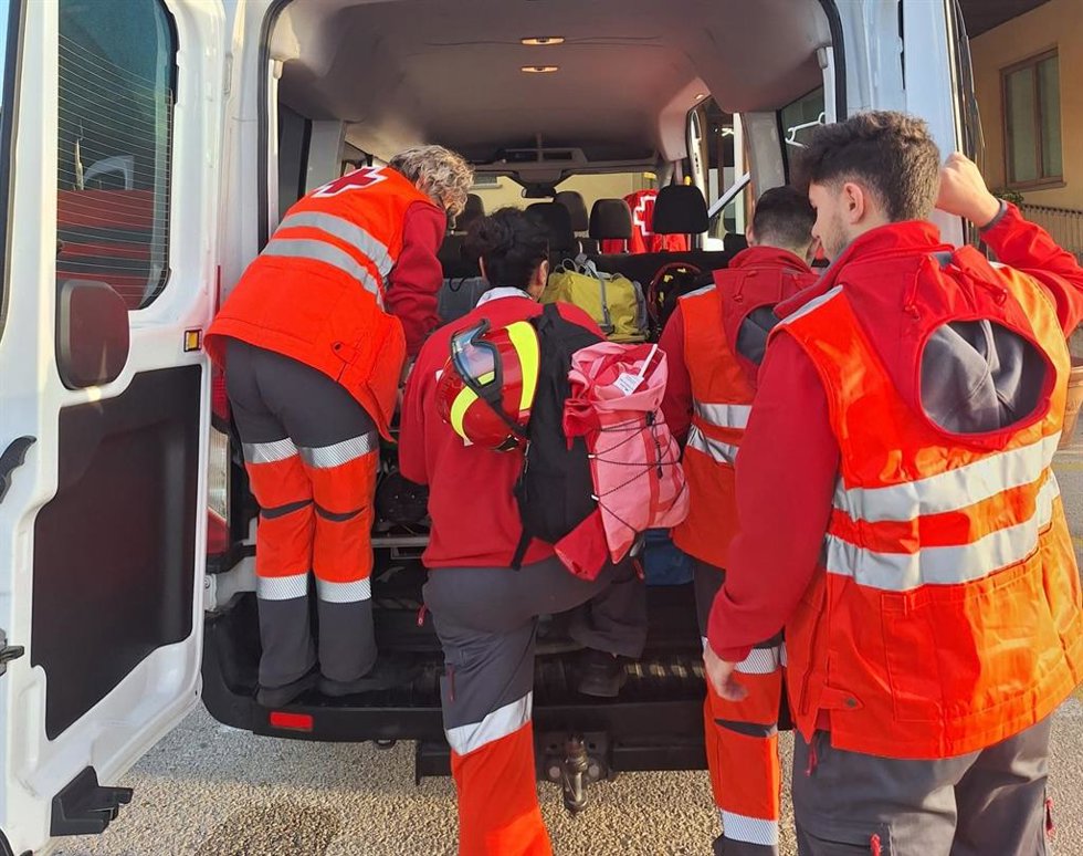 Personal de Cruz Roja de Córdoba camino a la Comunidad Valenciana para apoyar en el dispositivo de emergencia ante la DANA.