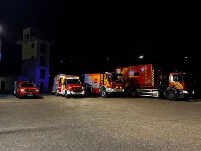 Bomberos de Almería se desplazan a Valencia para apoyar en tareas de rescate por la DANA.