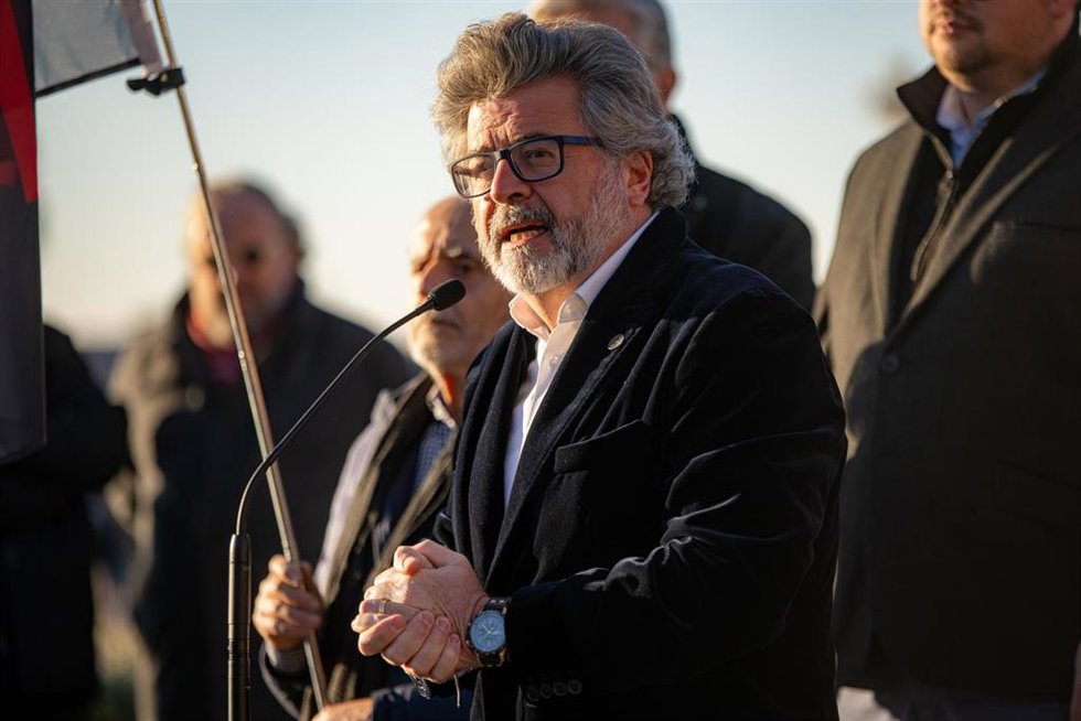 Archivo - El vicepresidente de Junts, Antoni Castell, en el cementerio de Montjuic, a 25 de diciembre de 2023, en Barcelona (Catalunya)