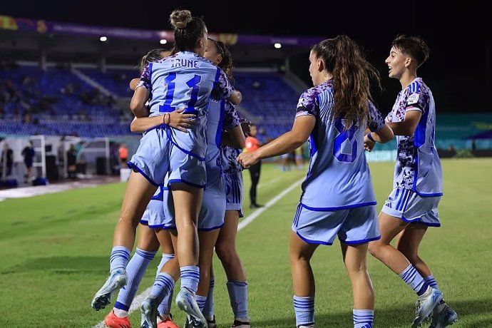 España celebra un gol durante el Mundial sub-17 femenino de fútbol.